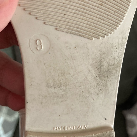 Salvatore Ferragamo rubber sandals in beige size 9 - Picture 4 of 4